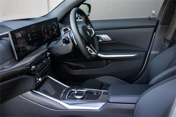 New BMW 320d X Drive Touring