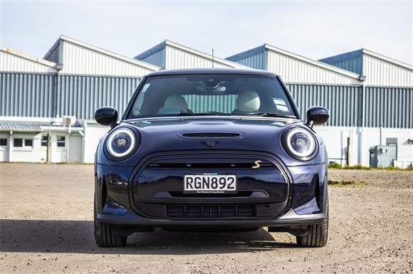 MINI Cooper F56 2023