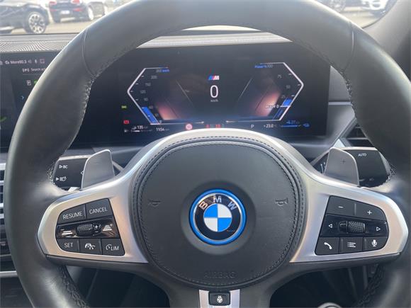 2023 BMW 330e G20