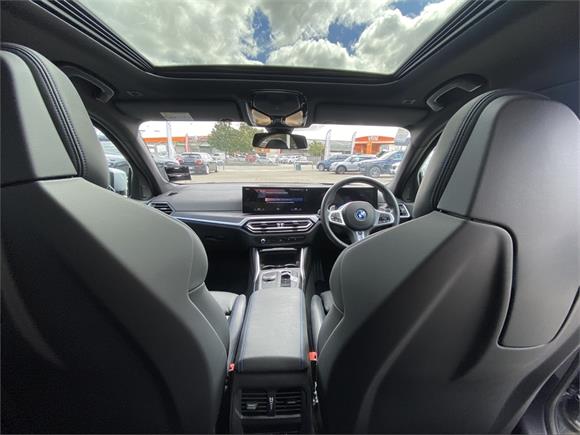 2023 BMW 330e G20