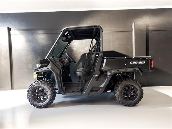 New Can-Am Defender HD9 XU