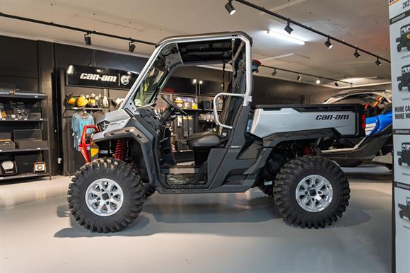 2025 Can-Am Defender HD 10 XMR Demo
