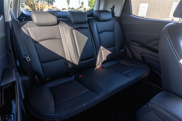 New Mahindra XUV 3XO 3XO AX7L
