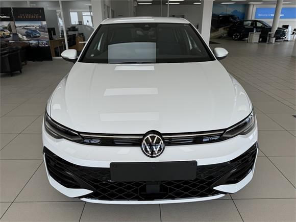New Volkswagen Golf R-Line