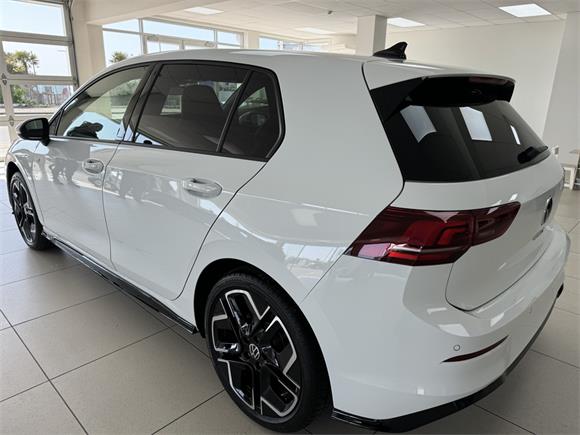 New Volkswagen Golf R-Line