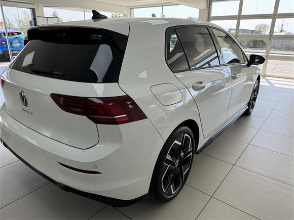 New Volkswagen Golf R-Line