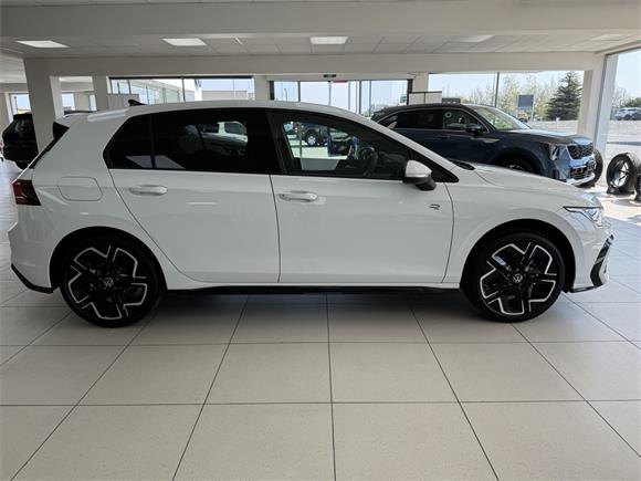 New Volkswagen Golf R-Line
