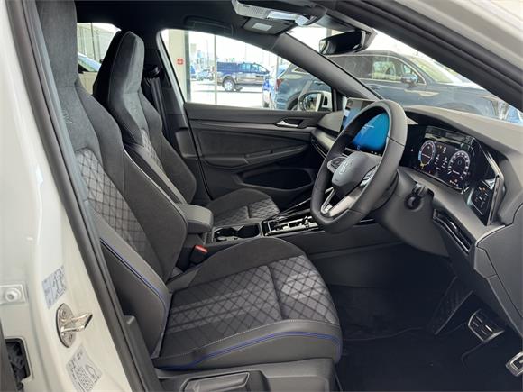 New Volkswagen Golf R-Line