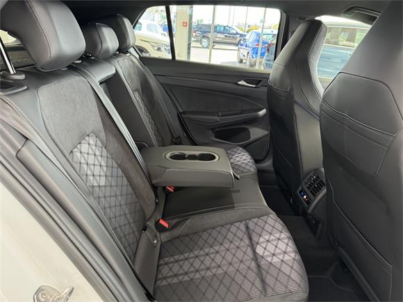 New Volkswagen Golf R-Line