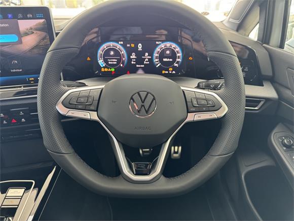 New Volkswagen Golf R-Line