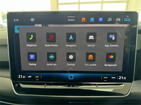 New Volkswagen Golf R-Line