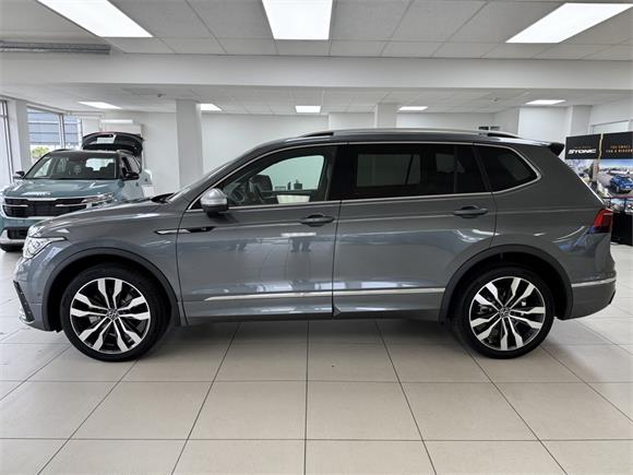 2025 Volkswagen Tiguan R-Line