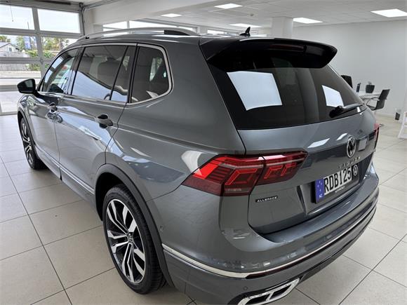 2025 Volkswagen Tiguan R-Line