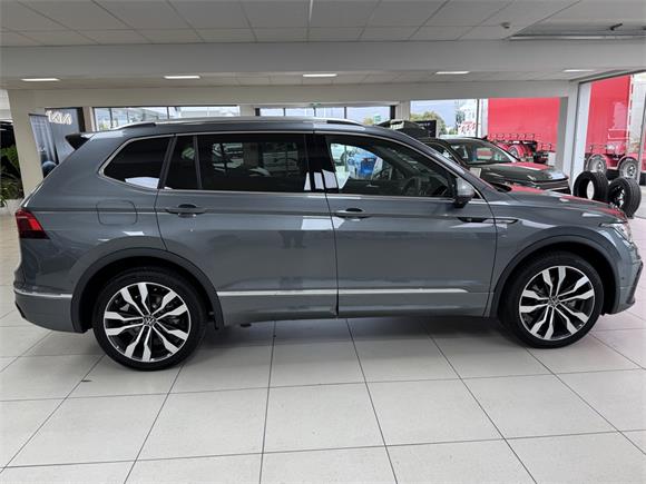 2025 Volkswagen Tiguan R-Line