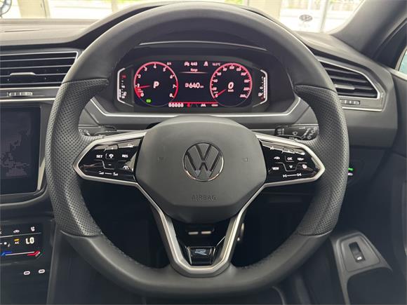 2025 Volkswagen Tiguan R-Line