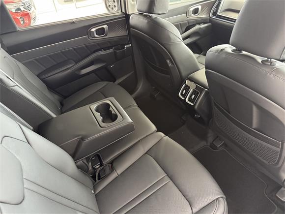 New Kia Sorento Deluxe 2.2 Diesel AWD
