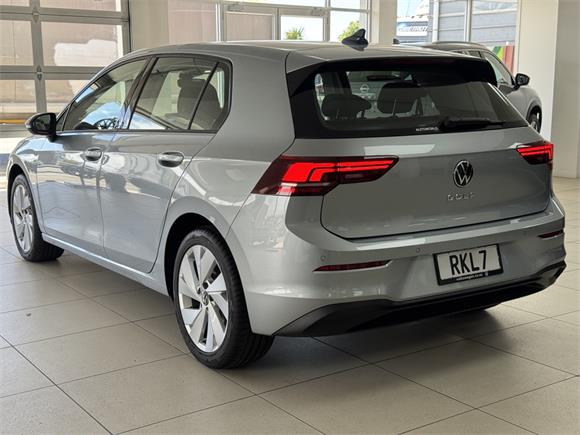 2025 Volkswagen Golf Life