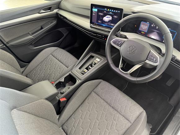 2025 Volkswagen Golf Life