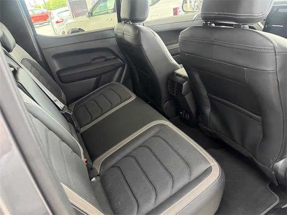 2025 Volkswagen Amarok Aventura