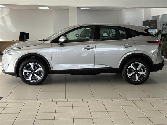 New Nissan Qashqai ST-L