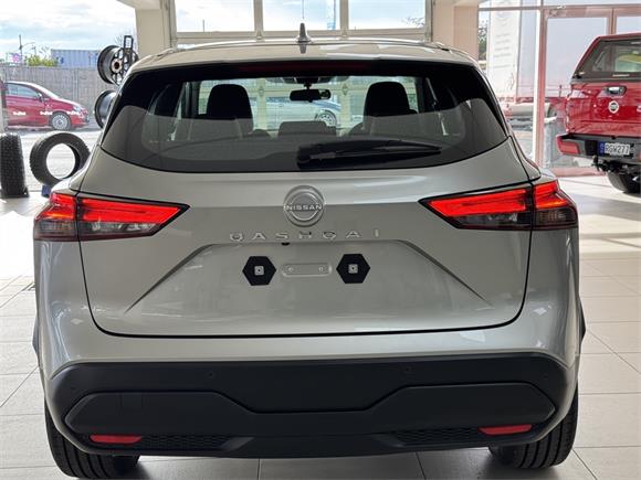 New Nissan Qashqai ST-L