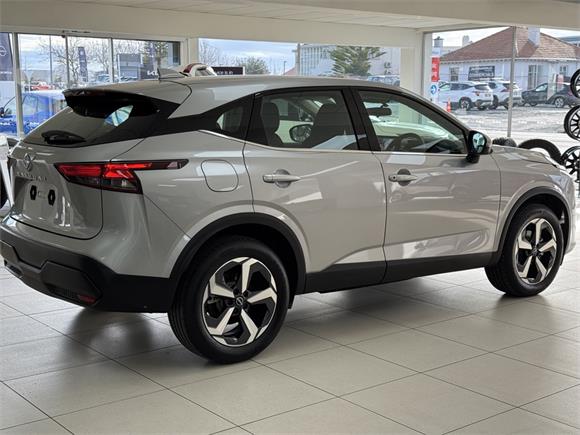 New Nissan Qashqai ST-L