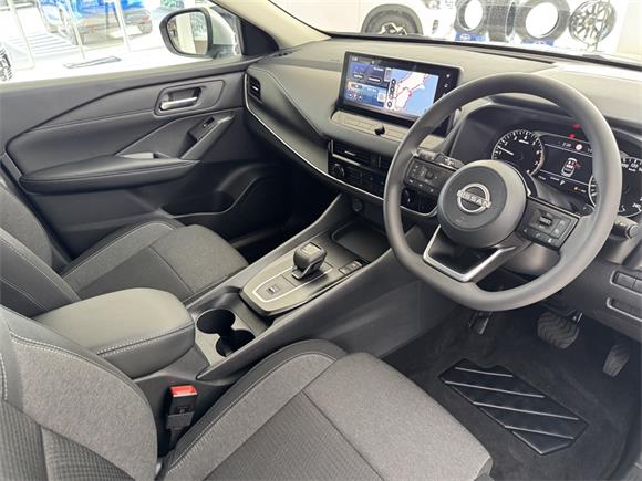 New Nissan Qashqai ST-L