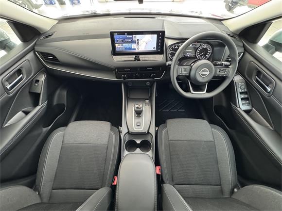 New Nissan Qashqai ST-L