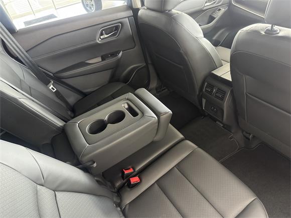 New Nissan X-Trail ST-L 4WD 7 Seats