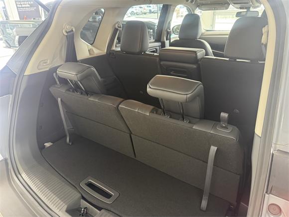 New Nissan X-Trail ST-L 4WD 7 Seats