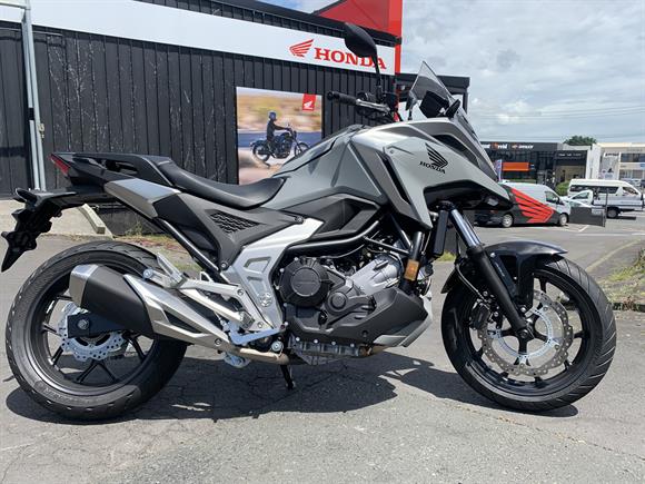 Honda NC750X 2024