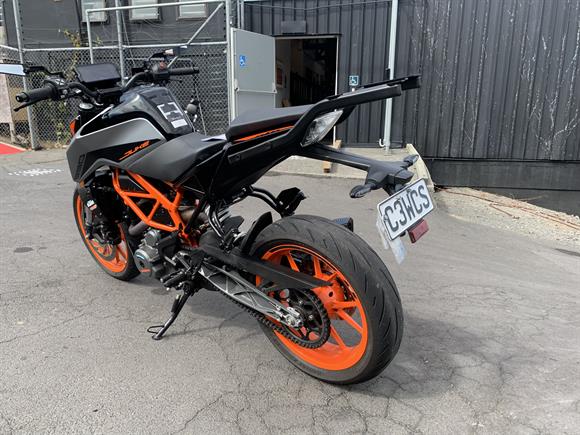 2021 KTM 390