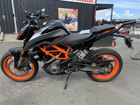 2021 KTM 390