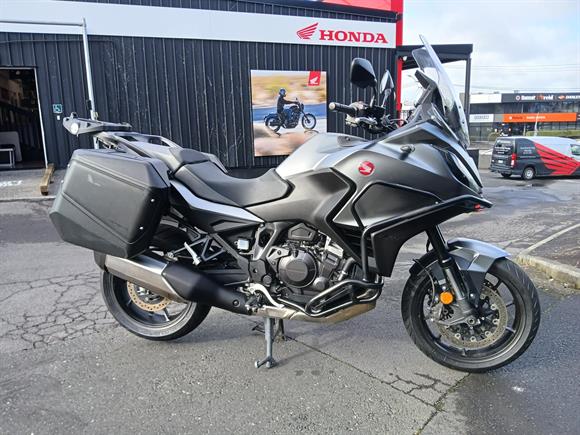 2022 Honda NT1100 Manual