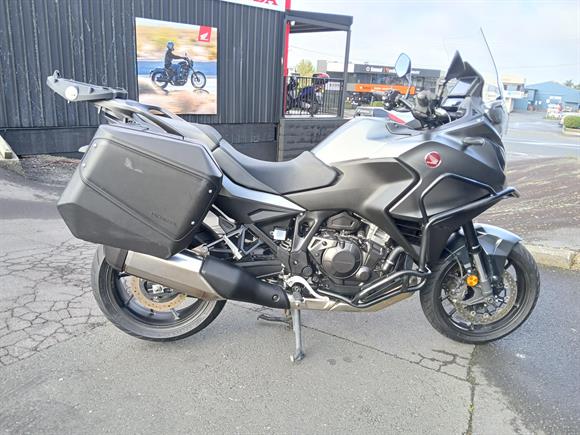 2022 Honda NT1100 Manual
