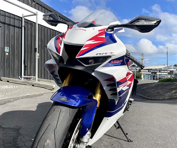 2023 Honda CBR1000 RR-R Fireblade SP 30th Anniversary