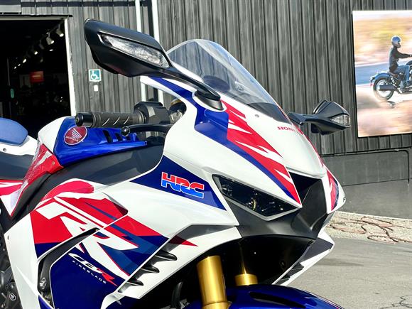 2023 Honda CBR1000 RR-R Fireblade SP 30th Anniversary