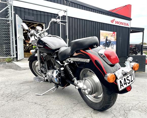 2005 Honda VT1100 C2 SHADOW