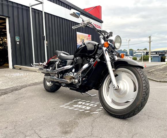 2005 Honda VT1100 C2 SHADOW