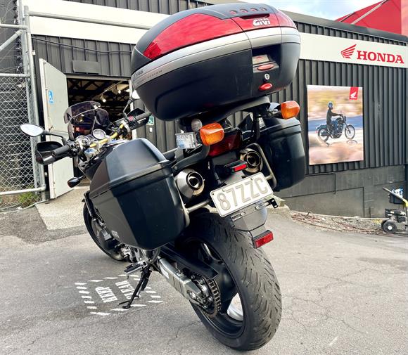 2009 Honda CB900