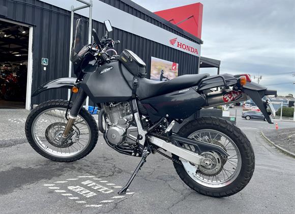 Suzuki DR650SE 2021