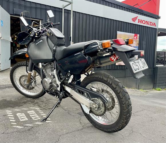 2021 Suzuki DR650SE