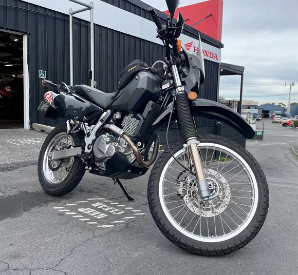 2021 Suzuki DR650SE
