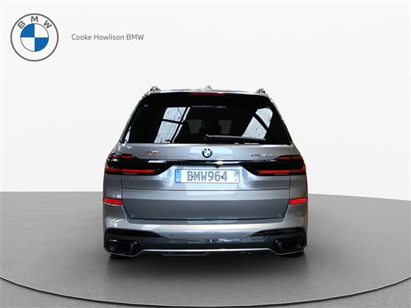 2025 BMW X7 xDrive40d M Sport Pro and Connoisseur Pack