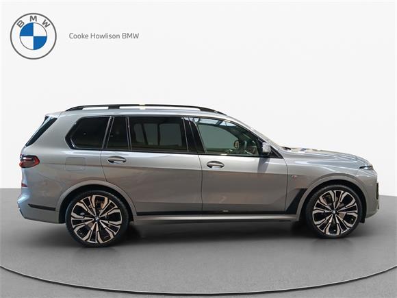 2025 BMW X7 xDrive40d M Sport Pro and Connoisseur Pack