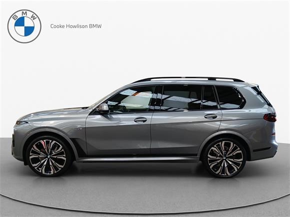 2025 BMW X7 xDrive40d M Sport Pro and Connoisseur Pack