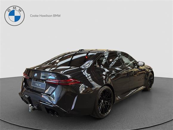 New BMW M5 PHEV