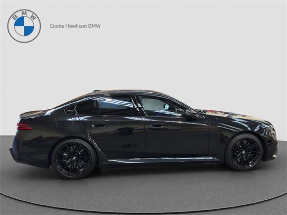 New BMW M5 PHEV