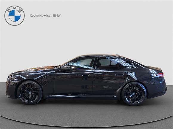 New BMW M5 PHEV