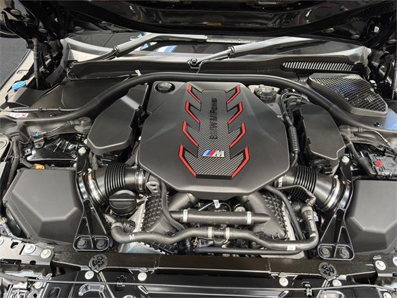 New BMW M5 PHEV